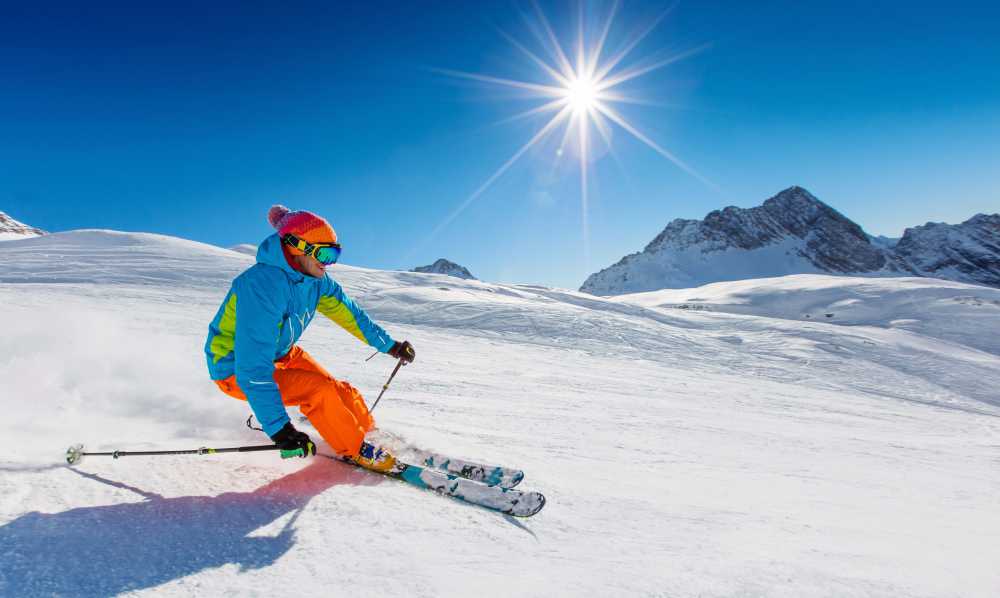 Snowboarding-and-skiing-manali